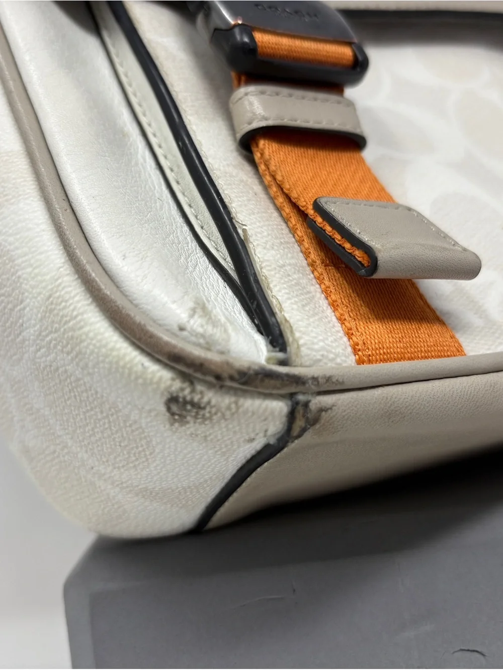 Coach Signature Messenger Crossbody Bag White Gray Orange C8728